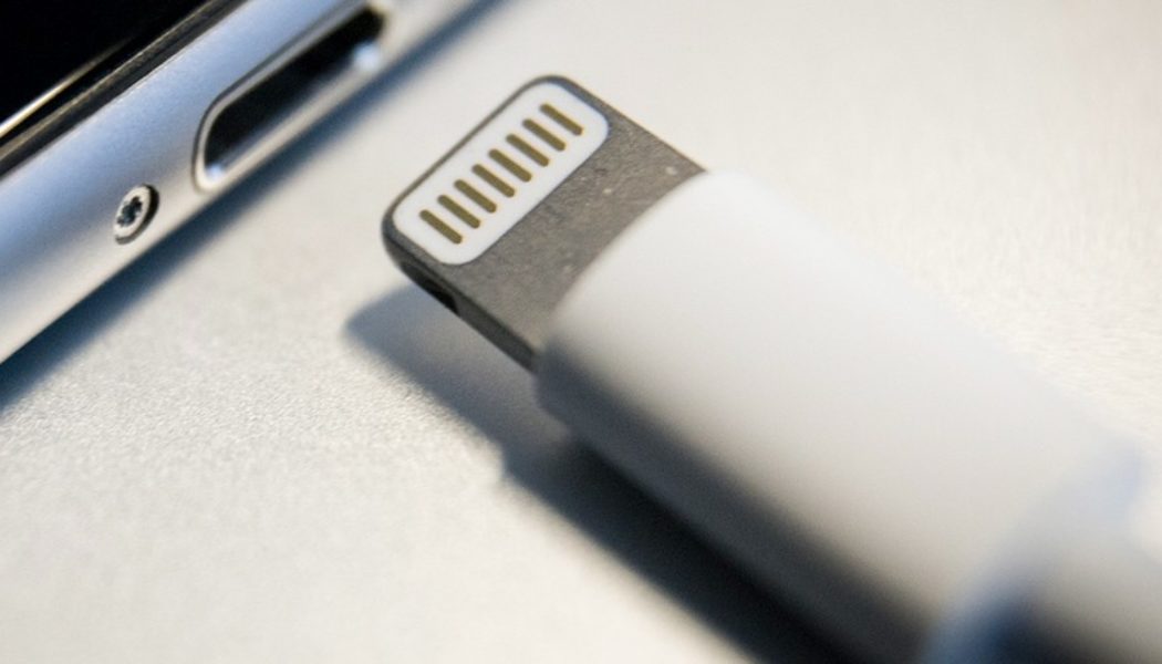 This Normal-Looking Lightning Cable Leaks Everything You Type