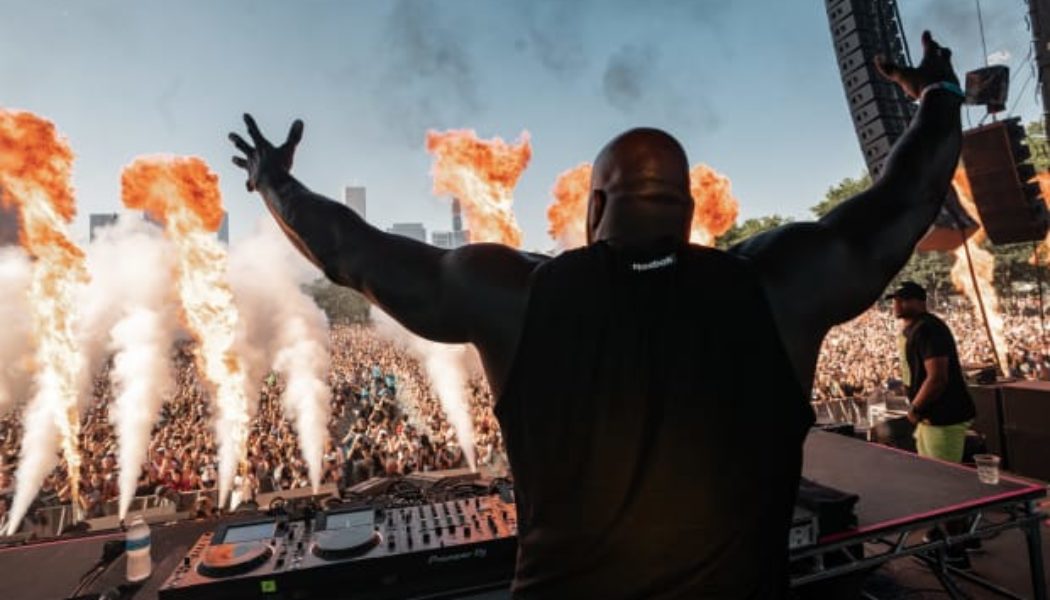 Watch Shaquille O’Neal Crowd-Surf at Lost Lands 2021