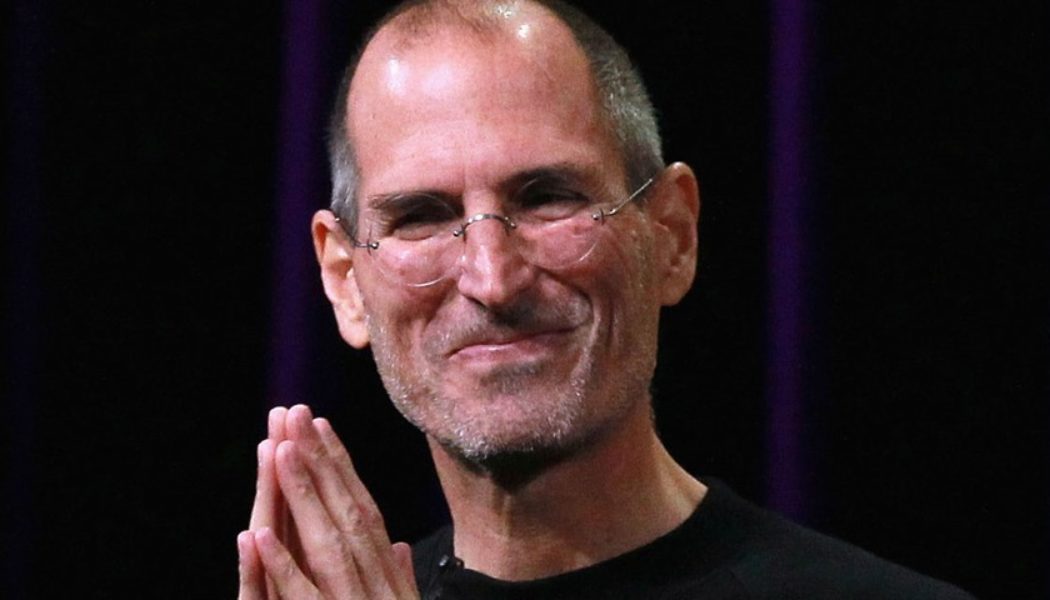 A Letter Handwritten by Steve Jobs When He Was 19 Could Sell for Up to $300,000 USD at Auction