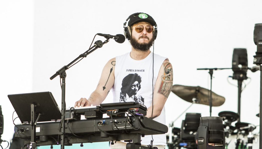 Bon Iver Announces 2022 Tour Dates