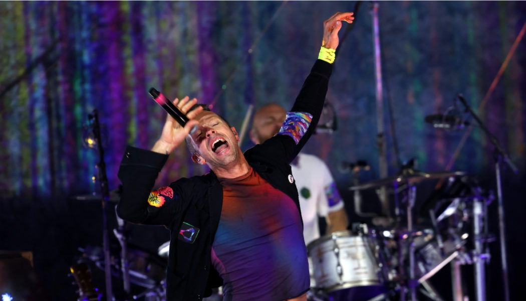 Coldplay Cover Pearl Jam’s “Nothingman” in Seattle: Watch