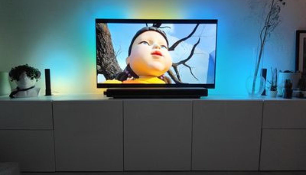 Govee’s inexpensive TV backlight goes big