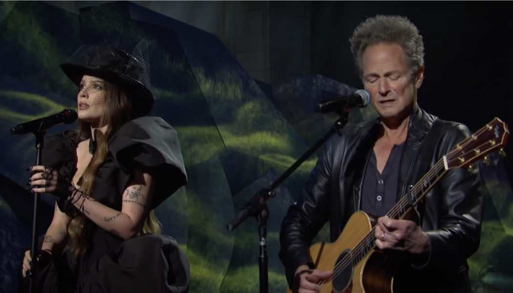 Halsey Performs “Darling” with Lindsey Buckingham on SNL: Watch