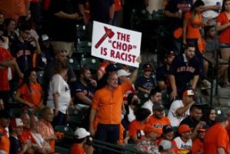 Houston Astros Fans Remind Atlanta Braves That Tomahawk Chop Gesture Is Racist At World Series #tomahawkchop