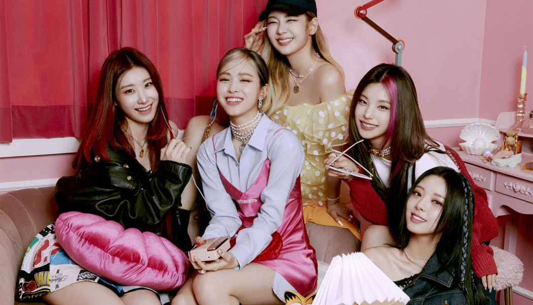 ITZY’s ‘Crazy in Love: The 1st Album’ Debuts at No. 1 on Billboard’s Top Album Sales Chart