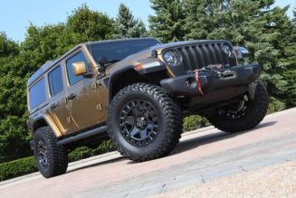 Jeep Crafts a Custom Three-Row Wrangler Overlook Concept