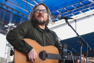 Jeff Tweedy Shares “C’mon America” and “UR-60 Unsent” for Sub Pop Singles Club: Stream