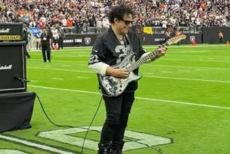 JOURNEY’s NEAL SCHON Performs National Anthem Prior To Las Vegas Raiders Vs. Chicago Bears Game (Video)