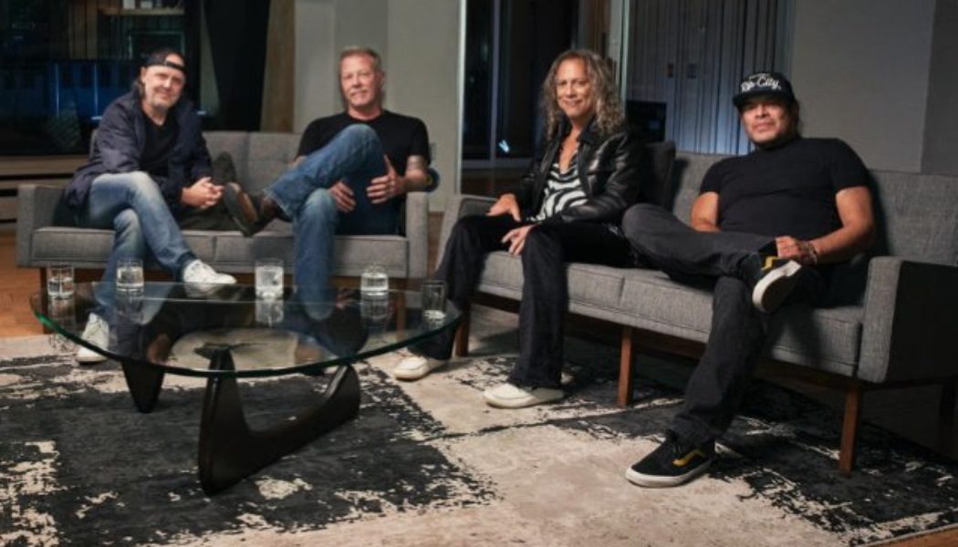 METALLICA’s ‘The Metallica Blacklist’ Lands At No. 7 On ‘Top Album Sales’ Chart