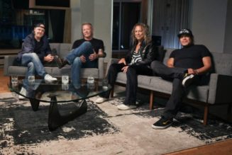 METALLICA’s ‘The Metallica Blacklist’ Lands At No. 7 On ‘Top Album Sales’ Chart