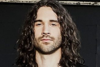 SLASH + MAMMOTH WVH Guitarist FRANK SIDORIS And His Wife Involved In ‘Serious Car Accident’