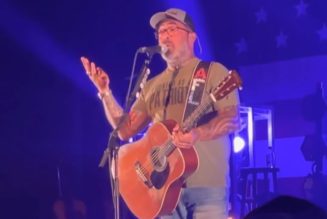 STAIND’s AARON LEWIS Blasts U.S. Democratic Party: ‘Quit Trying To Ruin My F**king Country’