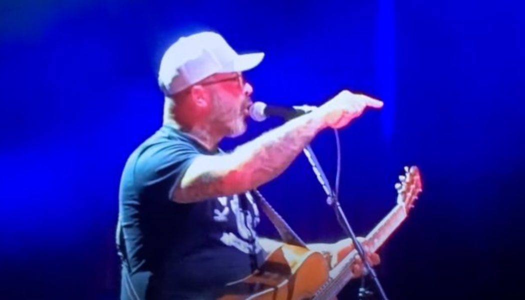 STAIND’s AARON LEWIS Rails Against ‘Man-Created’ Virus, Blames Democrats For ‘Every Scar That Exists On This Country’