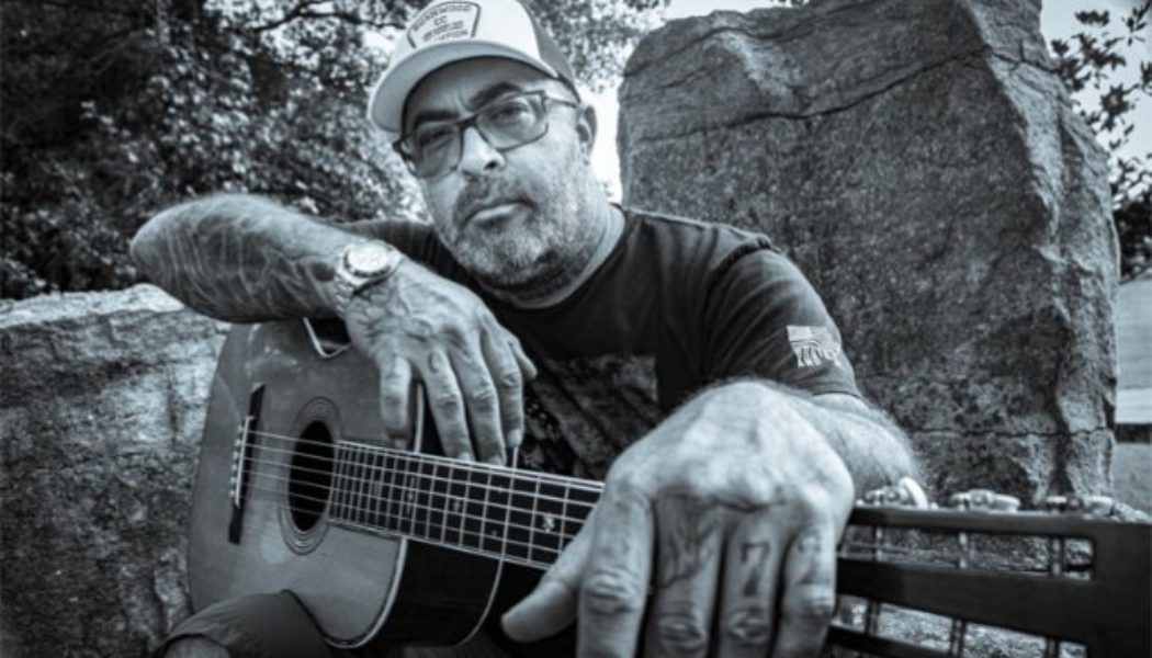 STAIND’s AARON LEWIS To Release ‘Frayed At Both Ends’ Solo Album In January