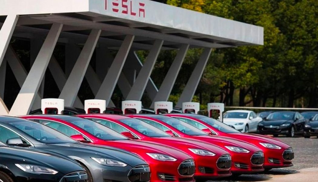 Tesla Is Holding on to Its Bitcoin Investment After All-time Spike