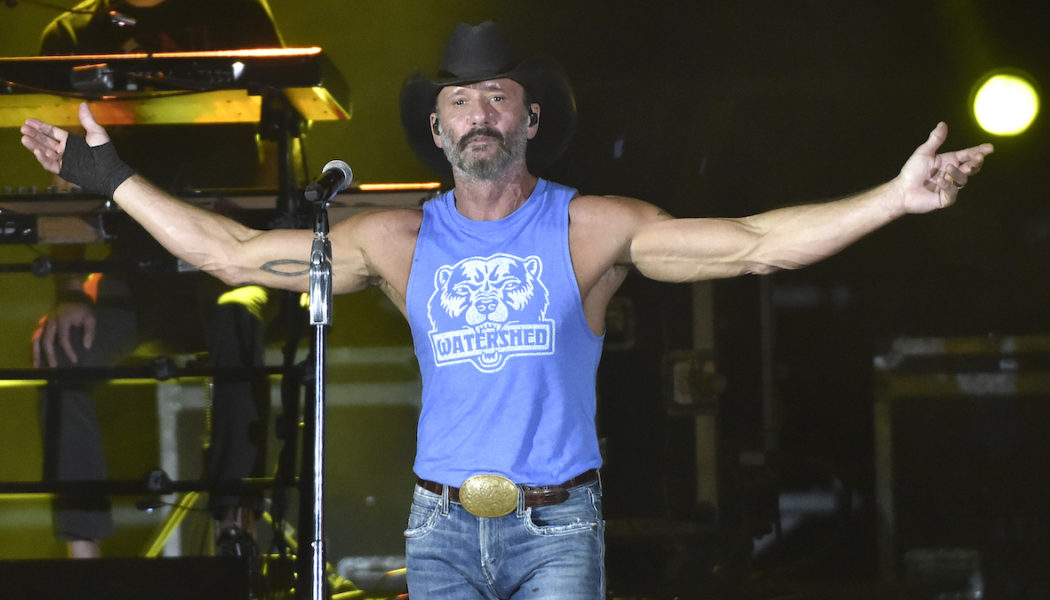 Tim McGraw Jumps Off Stage and Confronts Hecklers After Forgetting Lyrics, Getting Booed: Watch