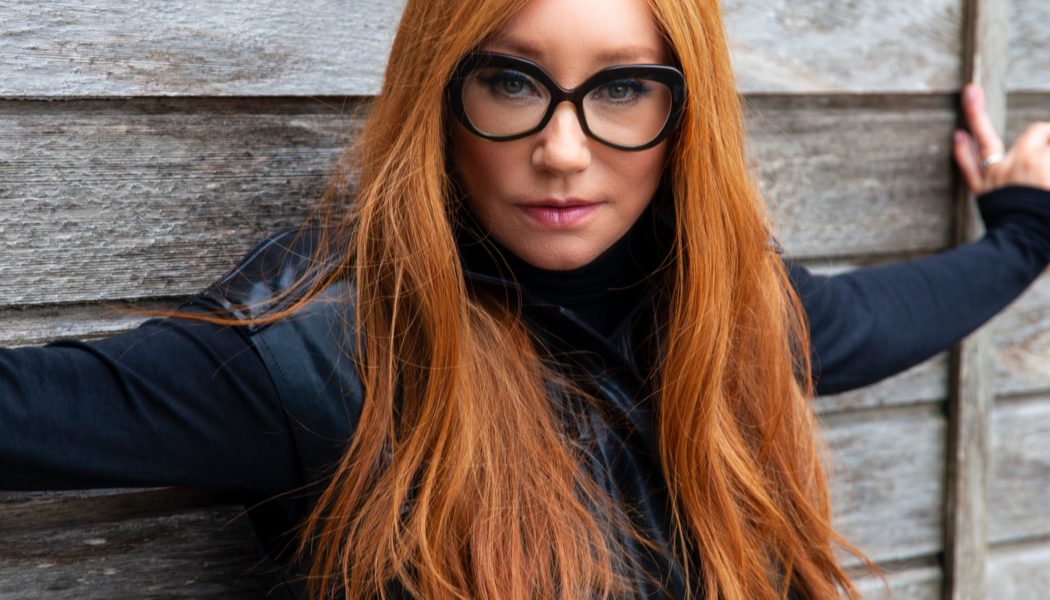 Tori Amos Shares New Single ‘Spies’ off Forthcoming Ocean To Ocean Album