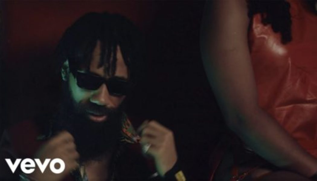 VIDEO: Phyno – Stacks