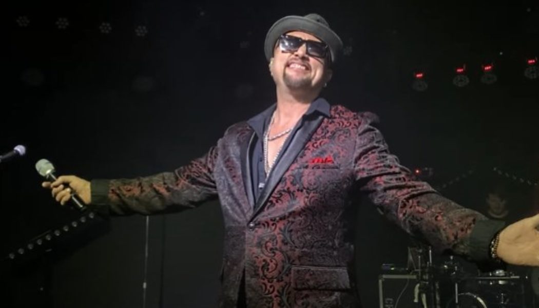 Watch GEOFF TATE Perform QUEENSRŸCHE’s Entire ‘Empire’ And ‘Rage For Order’ Albums In Montclair, California