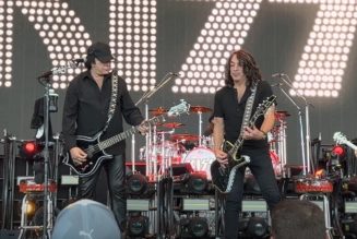 Watch Makeup-Less KISS Play ‘Shock Me’ And ‘Got To Choose’ During Soundcheck In Tampa