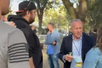 Watch Sacramento Mayor Mingle With Heavy Metal Fans At METALLICA-Headlined AFTERSHOCK Festival