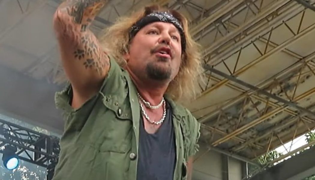 Watch VINCE NEIL Perform MÖTLEY CRÜE Classics In Tampa