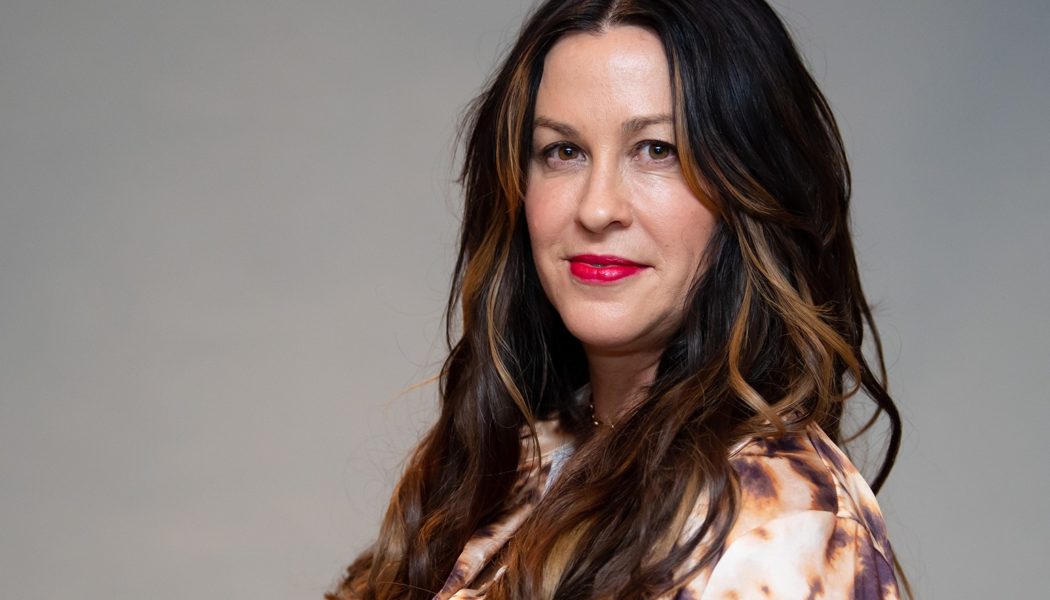 Alanis Morissette’s Life to Become ABC Comedy ‘Relatable’