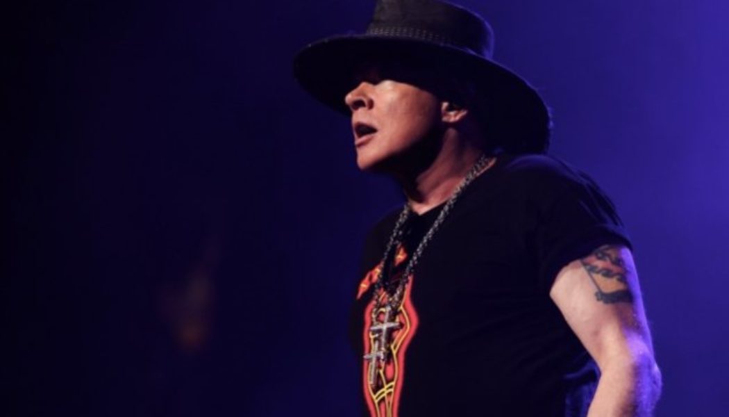 AXL ROSE Thanks Fans For Tributes After Death Of His Pet Cat DEXTER