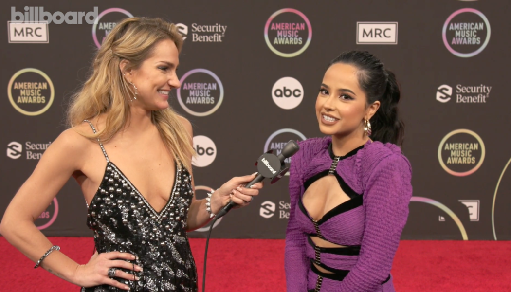 Becky G on AMAs Win & Tells Funny Story About Accidentally Taking an Award Home | AMAs 2021