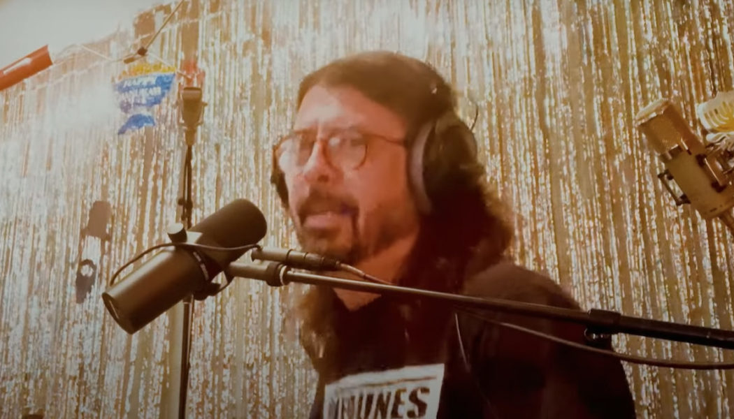 Dave Grohl Covers Ramones’ “Blitzkrieg Bop” with Greg Kurstin: Watch