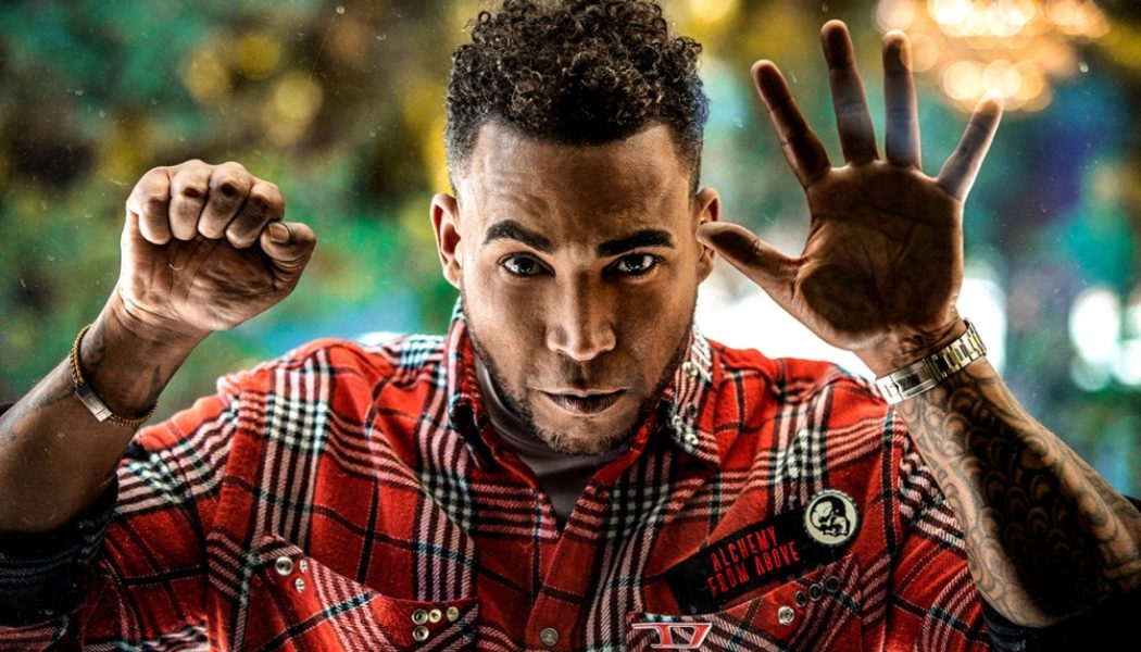 Don Omar Earns Highest Debut on Tropical Airplay Chart Thanks to ‘Se Menea’ With Nio García