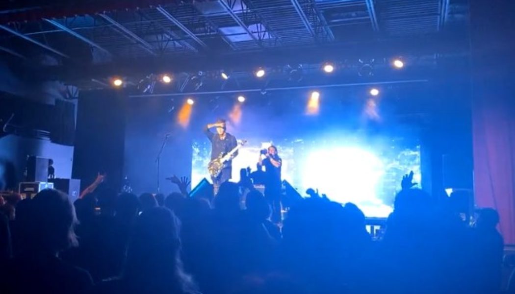 Ex-GUNS N’ ROSES Guitarist DJ ASHBA Debuts His ‘Guitar Dance Music’ Solo Show In Wisconsin: Video, Photos