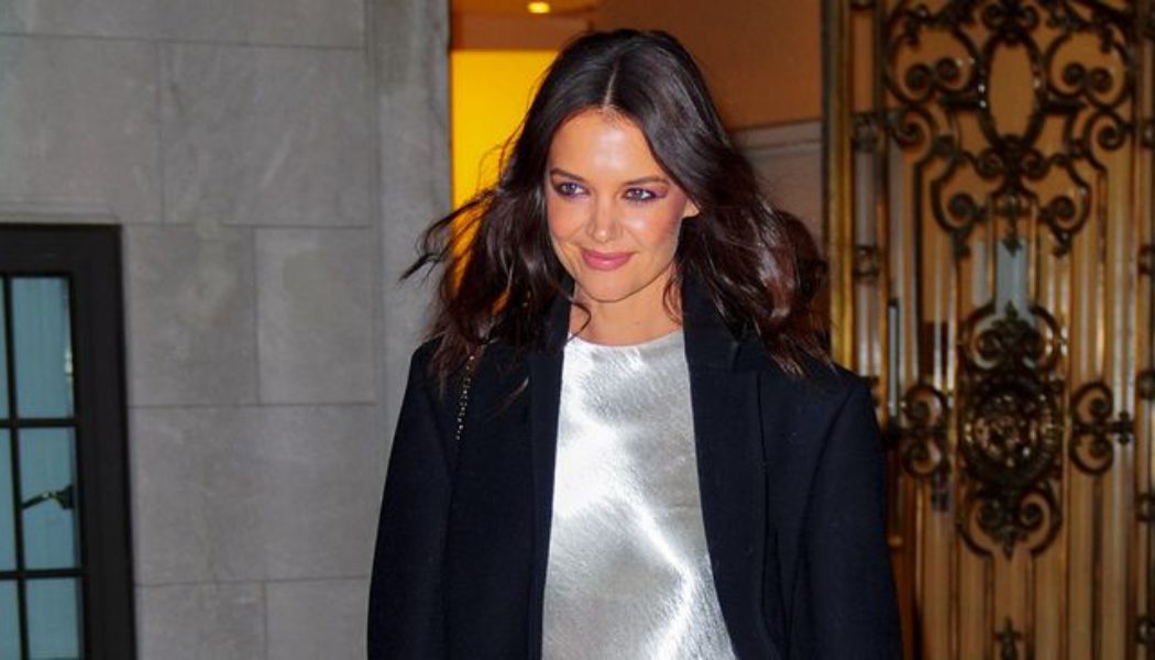 Katie Holmes Just Wore the Cardigan-and-Jeans Uniform I Can’t Wait to Copy