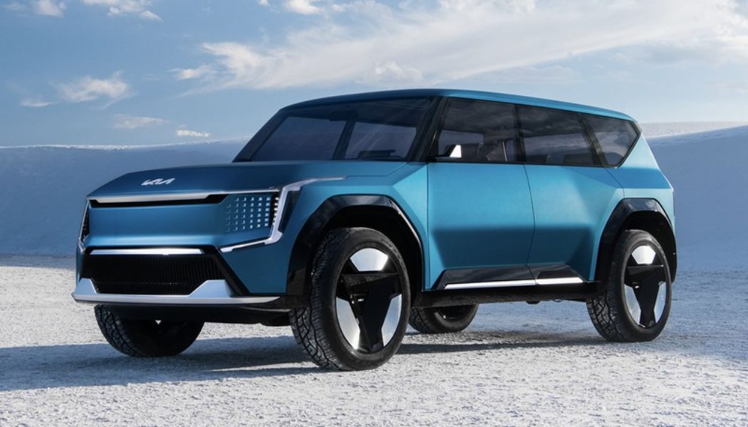 Kia’s Electric SUV Concept Unveils Futuristic Designs That Include a 27-Inch Display