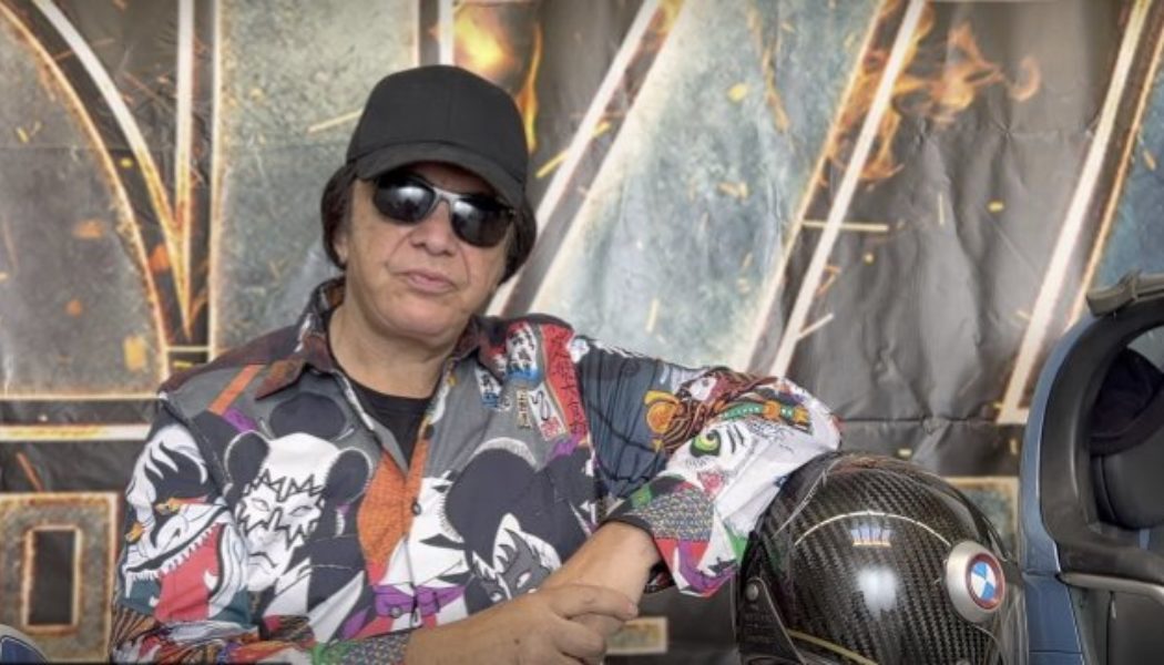 KISS’s GENE SIMMONS Calls Unvaccinated People ‘Delusional’ And The ‘Enemy’