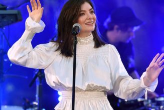 Lorde Drops Two ‘Solar Power’ Bonus Tracks: “Helen of Troy” and “Hold No Grudge”