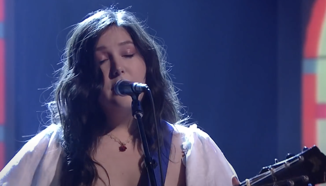 Lucy Dacus Turns ‘Fallon’ Stage Into Chapel for ‘VBS’