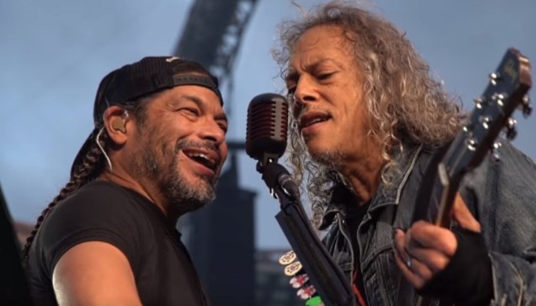 METALLICA’s ROBERT TRUJILLO Says His ‘Doodles’ With KIRK HAMMETT Have Been Some Of His ‘Proudest Moments’