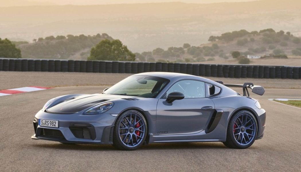 Porsche Unveils Its Circuit-Ready 718 Cayman GT4 RS