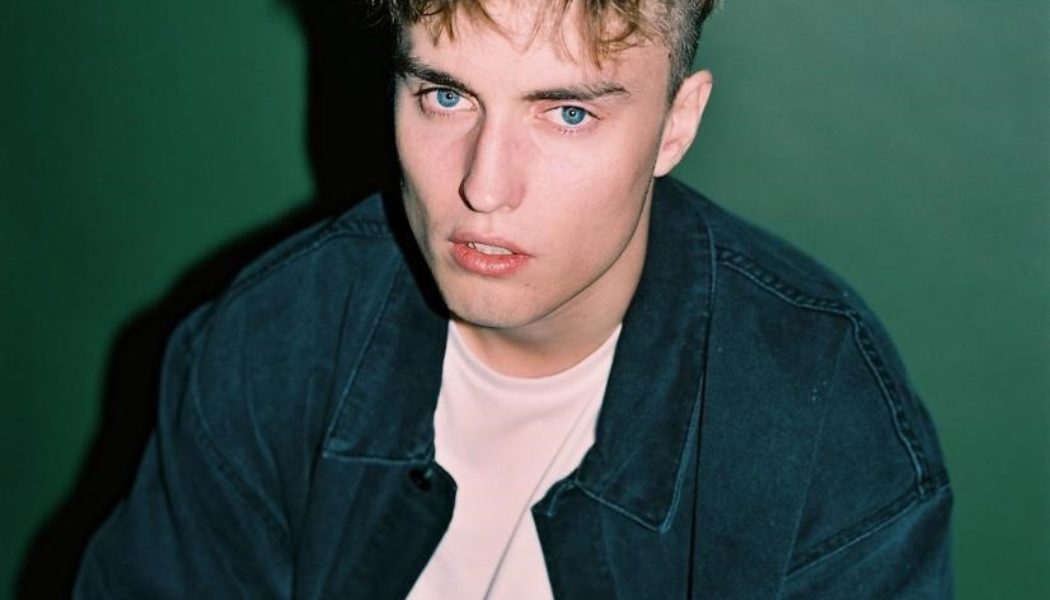 Sam Fender Vs. The World