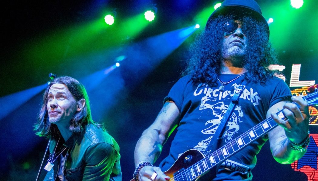 Slash, Myles Kennedy, and Two Conspirators All Contracted COVID-19 While Recording New Album