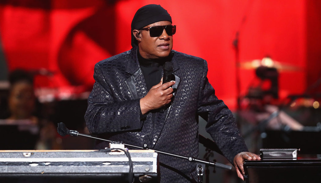 Stevie Wonder Brings Back House Full of Toys Benefit Concert