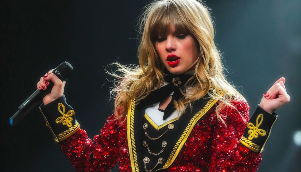 Taylor Swift Breaks Spotify Single-Day Streaming Records With ‘Red (Taylor’s Version)’