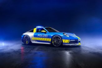 TECHART Promotes Safe Tuning With POLIZEI-Themed Porsche 911 Targa 4