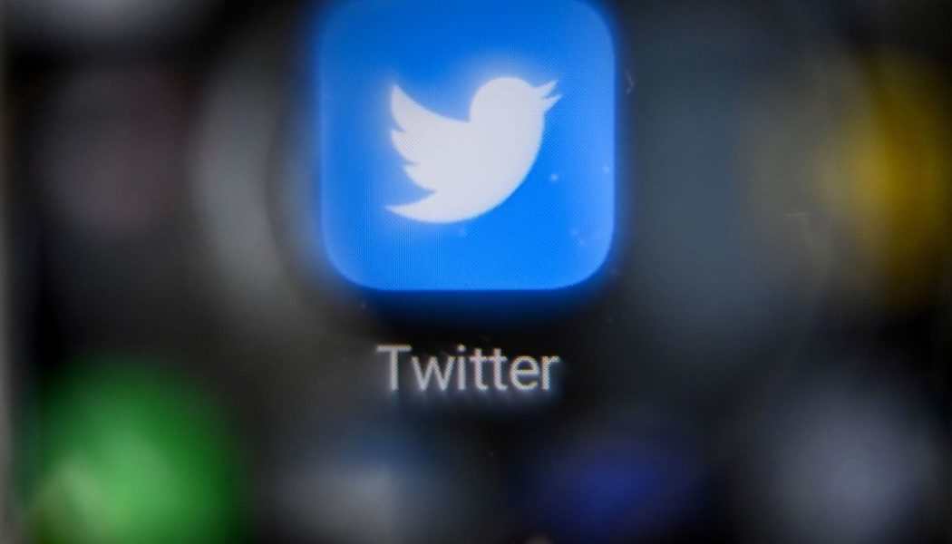 U.S. Twitter Users Can Now “Undo Tweets,” Read Ad-Free News & More For A Small Price