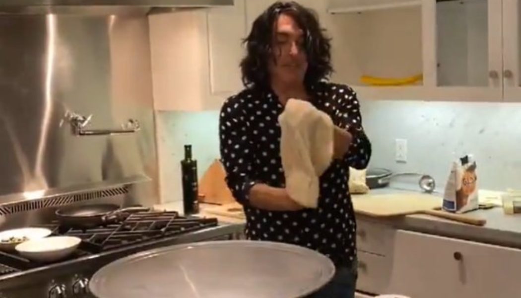 Watch PAUL STANLEY’s Cooking Class From This Year’s ‘Kiss Kruise’