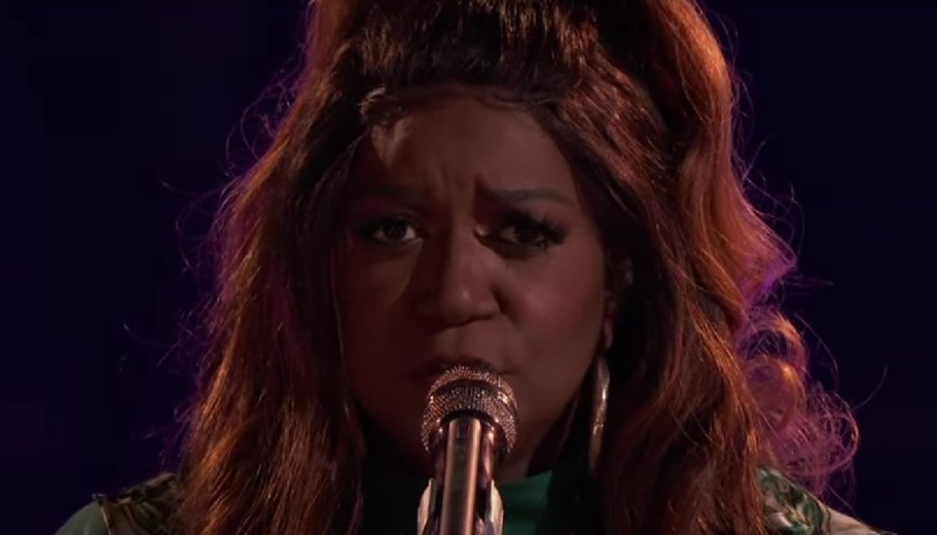 Wendy Moten Recovers From Nasty Fall to Shine on ‘The Voice Top 10 Live’: Watch