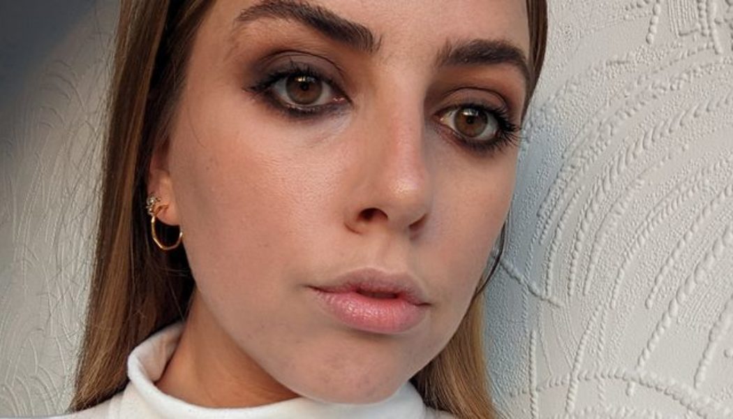 A Makeup Artist Just Taught Me How to Do a Smokey Eye in Minutes