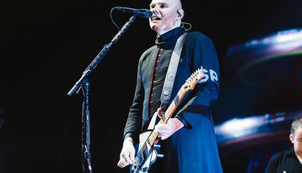 Billy Corgan Mourns Father’s Passing, Plays Holiday Show With Family as Tribute