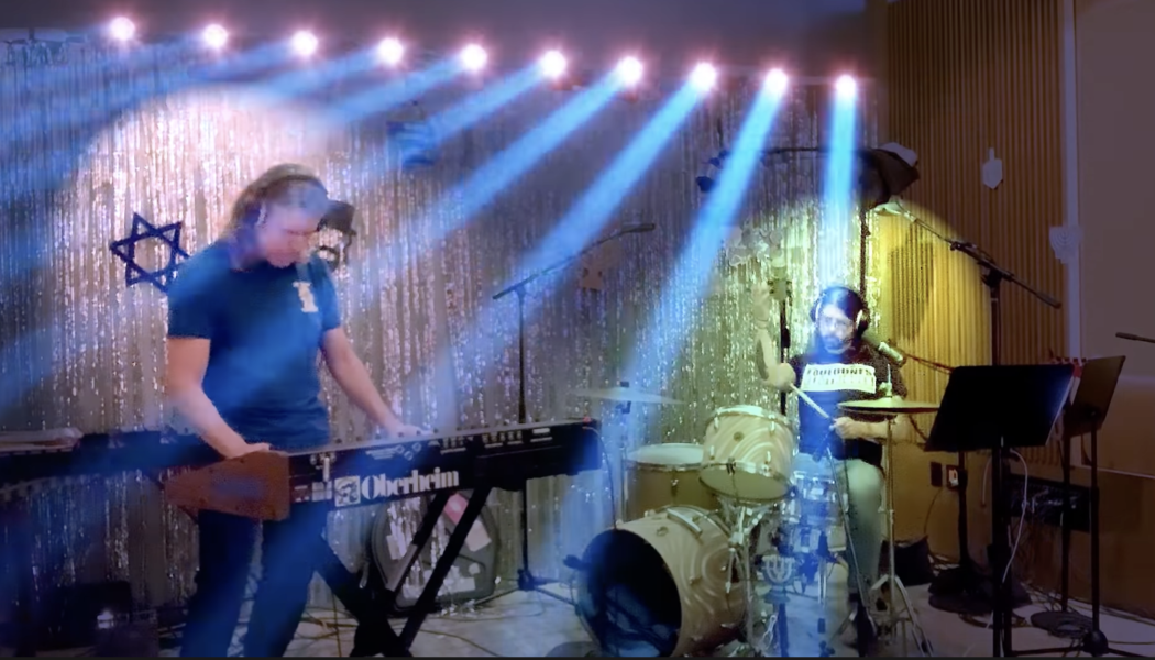 Dave Grohl, Greg Kurstin Cover Van Halen’s ‘Jump’ for Fourth Night of ‘Hanukkah Sessions’